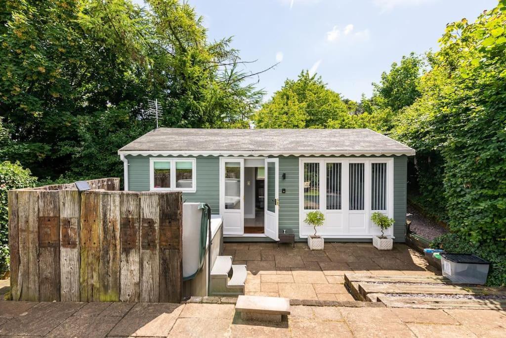 The Summerhouse, Countryside Retreat With Private Hot Tub Bridgnorth Exteriör bild